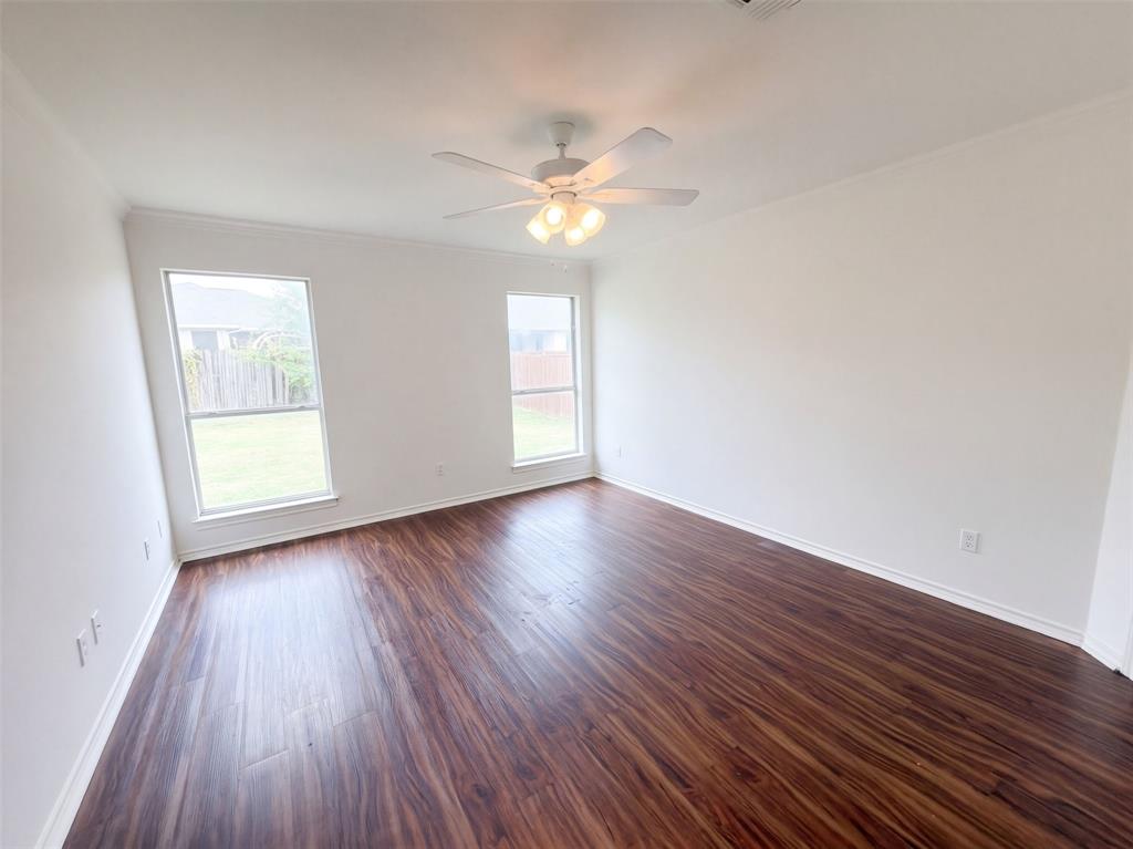 208 Comanche Trail