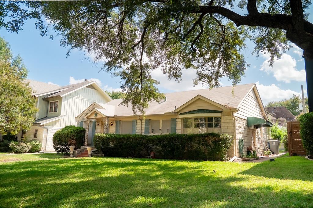 6286 Malcolm Drive
