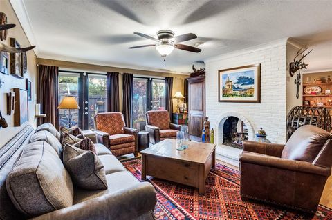 5930 Sandhurst Lane 120 Dallas TX 75206