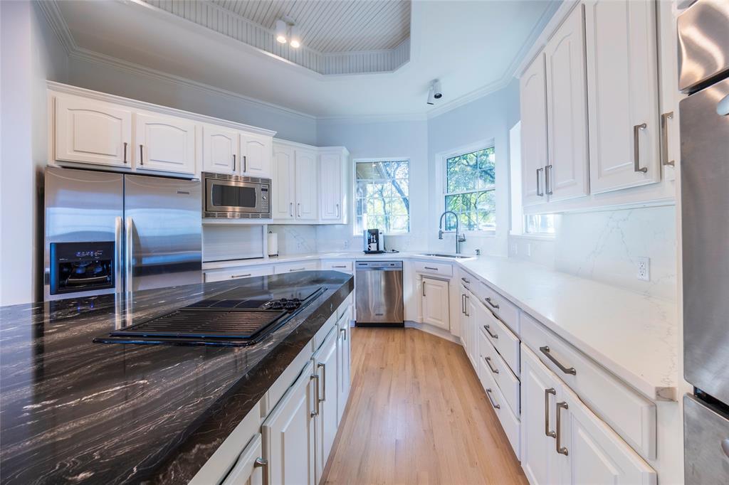 Emerald Sound At Lake Lewisville - Residential