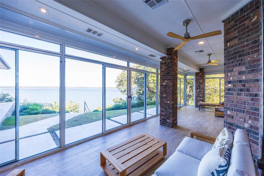 Emerald Sound At Lake Lewisville - Residential