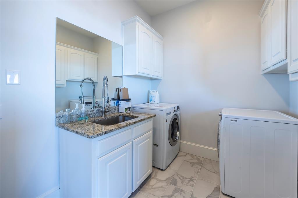 Emerald Sound At Lake Lewisville - Residential