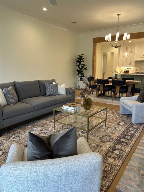 2129 Pecan Square Avenue