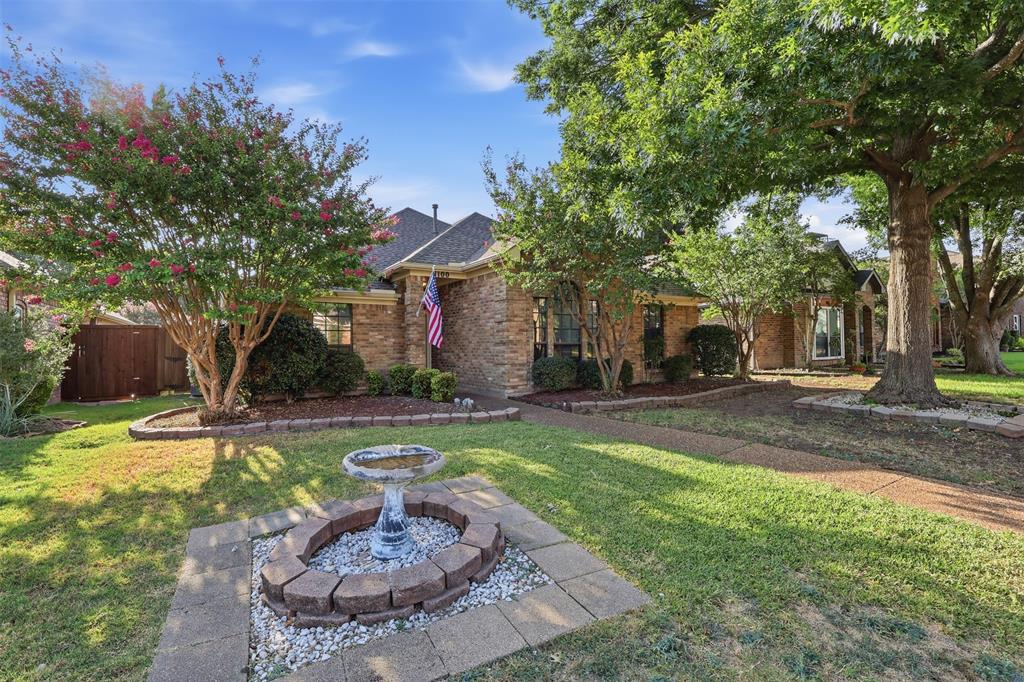 1100 Pin Oak Lane