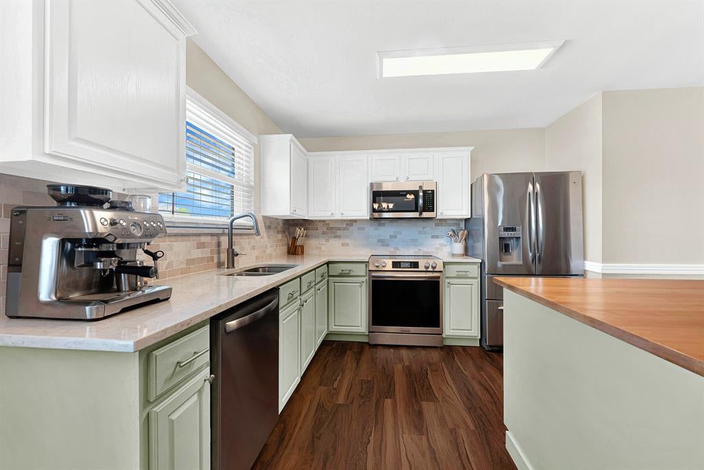 1208 Feather Crest Drive