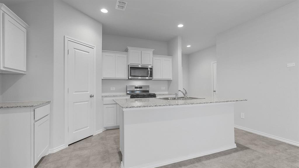 2220 WHITE BUFFALO Way