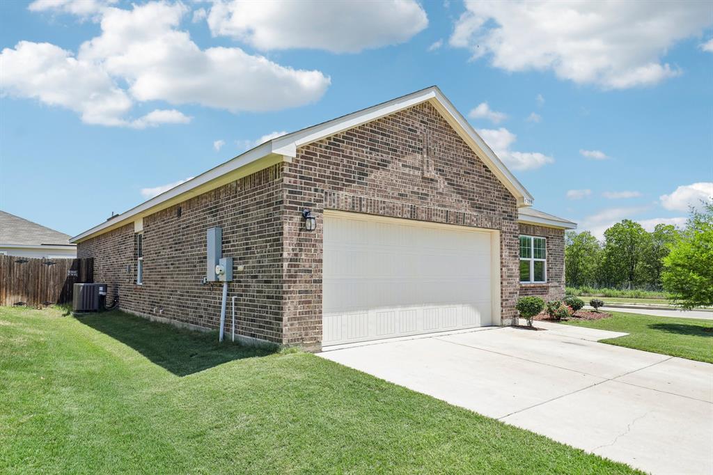 5300 Shady Springs Trail