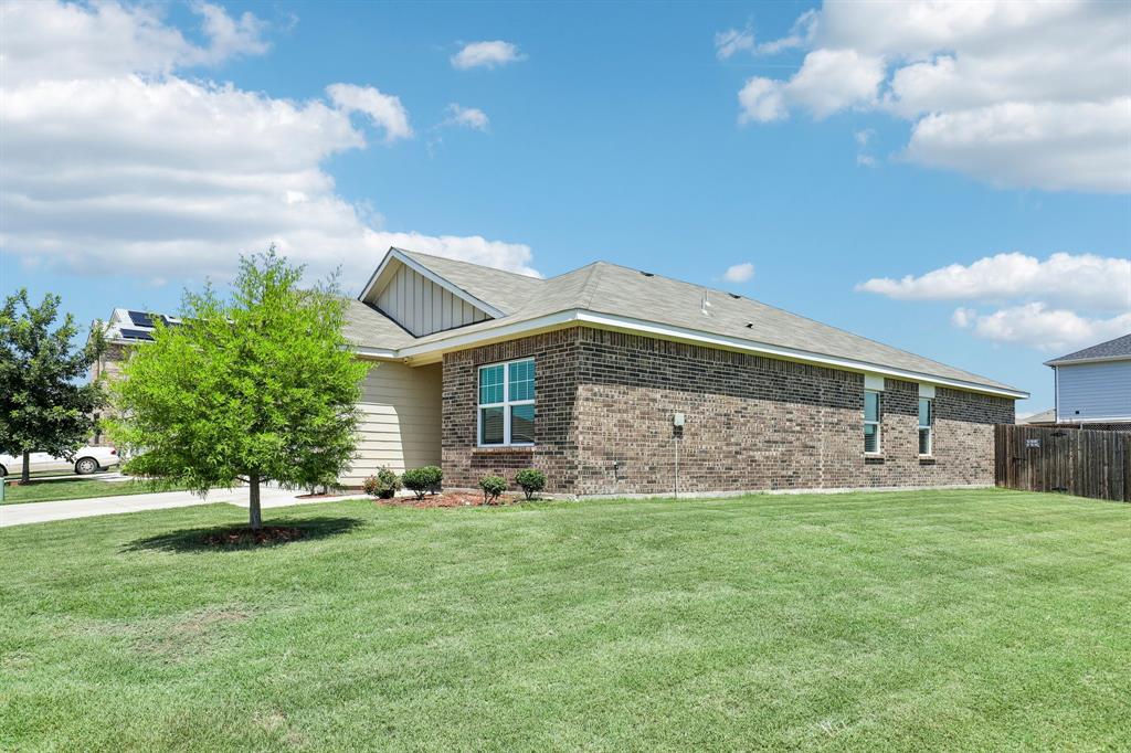 5300 Shady Springs Trail