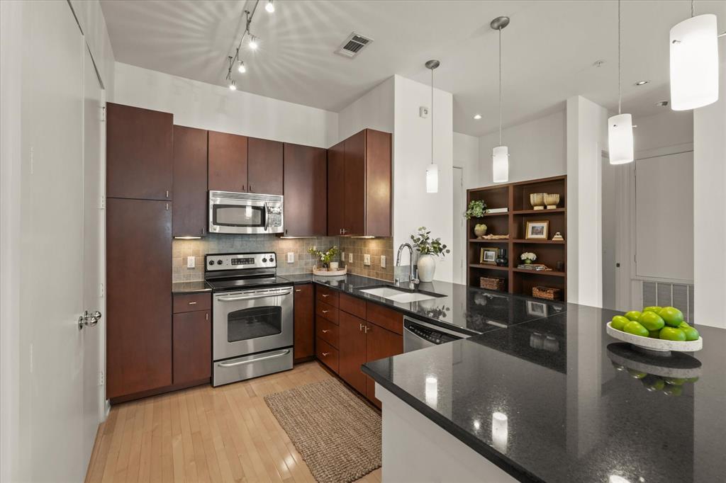 2950 Mckinney Avenue 303