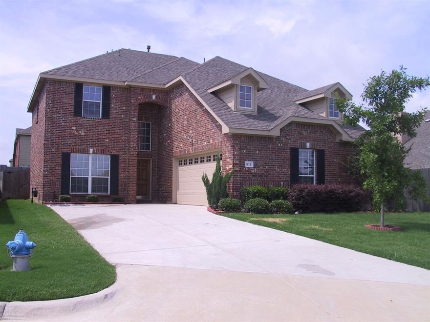 Gorgeous 4 bedroom and 2.5 bath. large family room downstairs. All bedrooms upstairs. Pictures are old for illustration only. Show to appreciate current condition. East side fence will be replaced soon. The house will be cleaned.