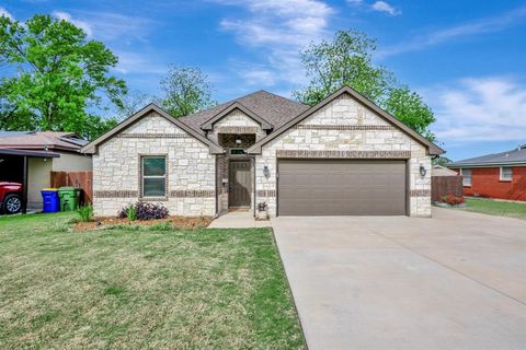 608 Perry Drive White Settlement TX 76108