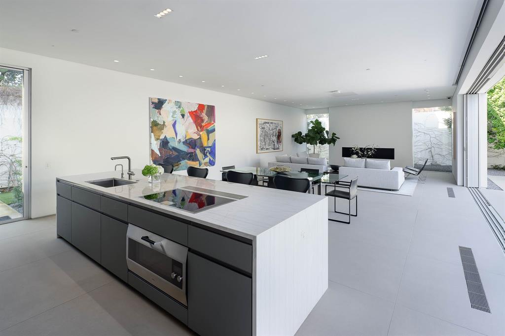 4208 Beverly Drive