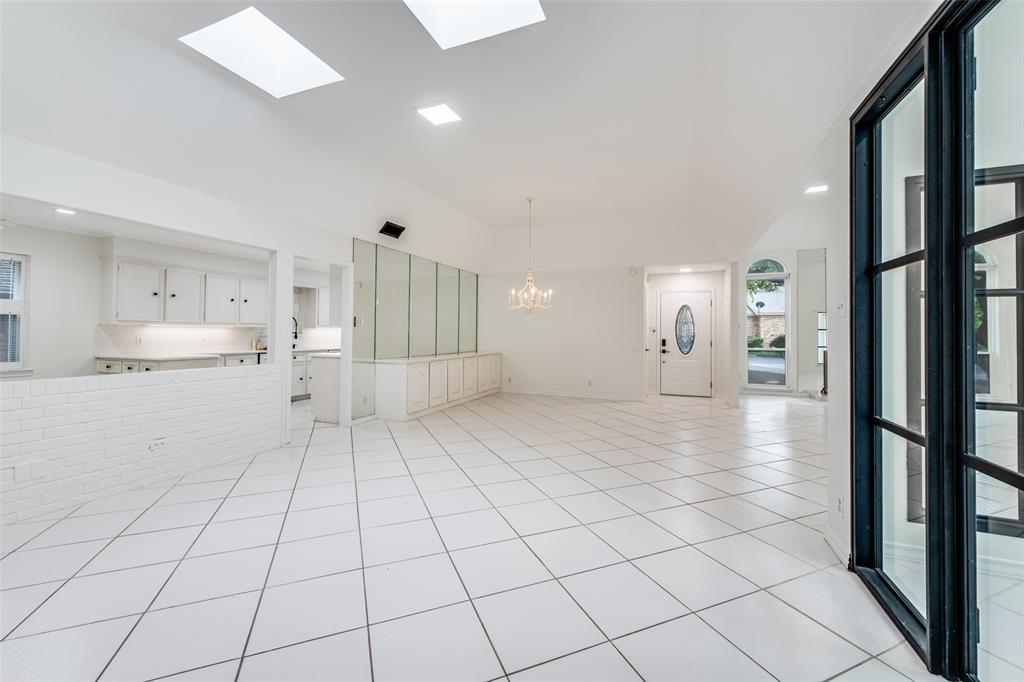 3805 Brookhaven Circle