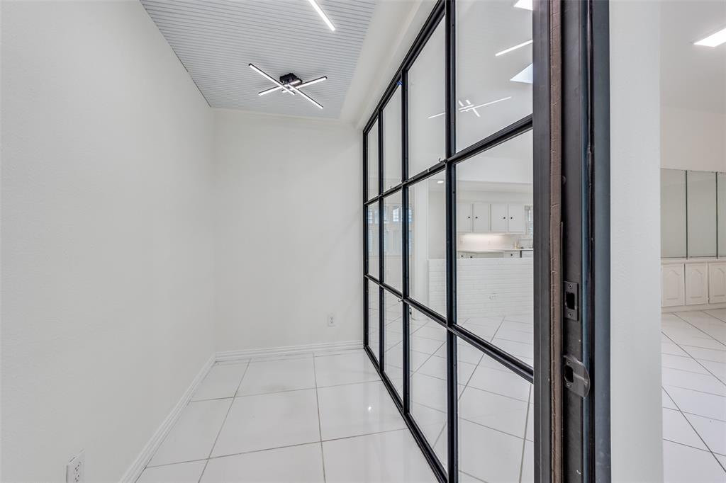 3805 Brookhaven Circle