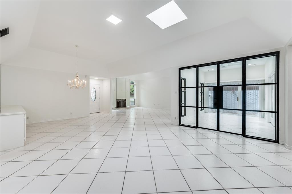 3805 Brookhaven Circle