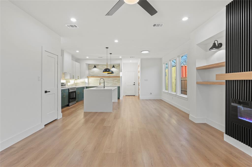 Colonial Terrace - Residential Income