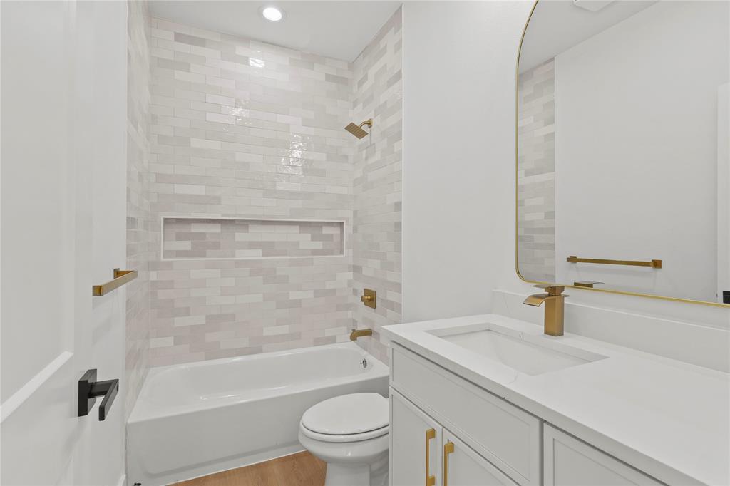 Colonial Terrace - Residential Income