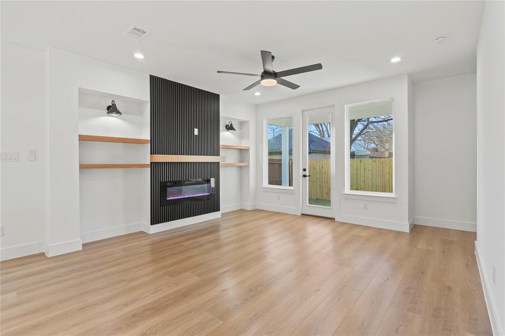 Colonial Terrace - Residential Income