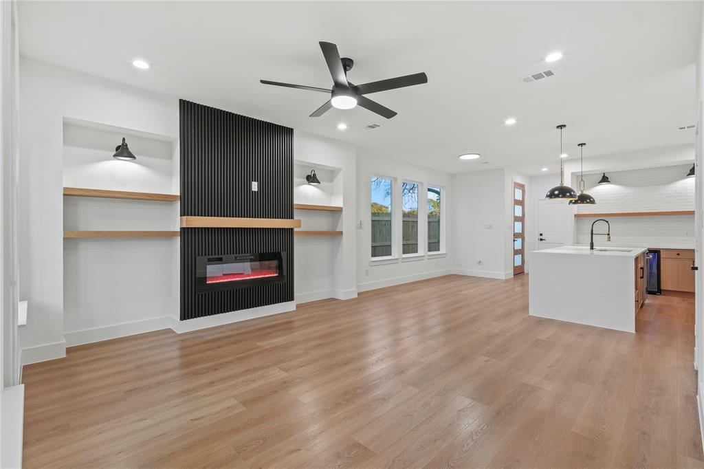 Colonial Terrace - Residential Income