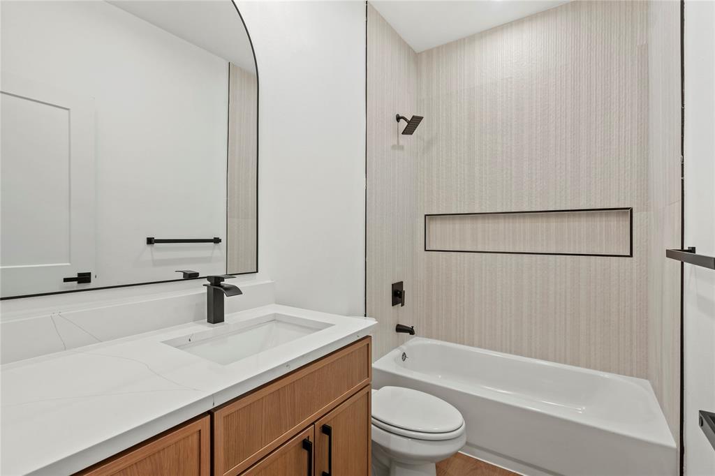 Colonial Terrace - Residential Income