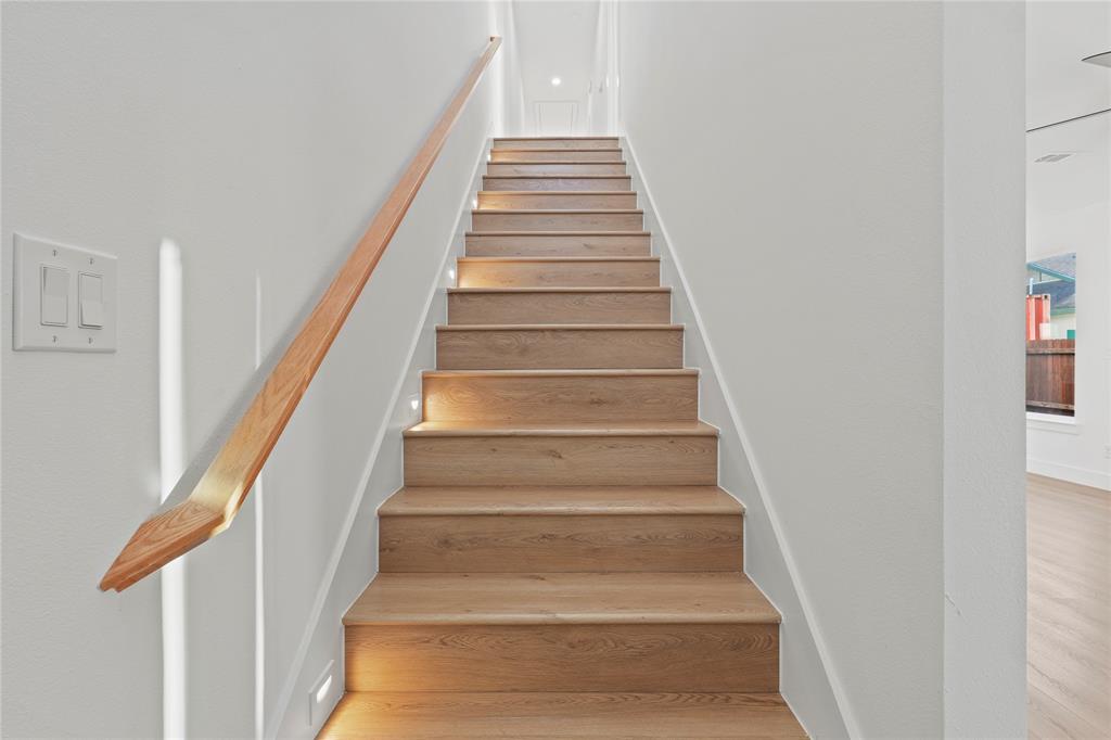 Colonial Terrace - Residential Income