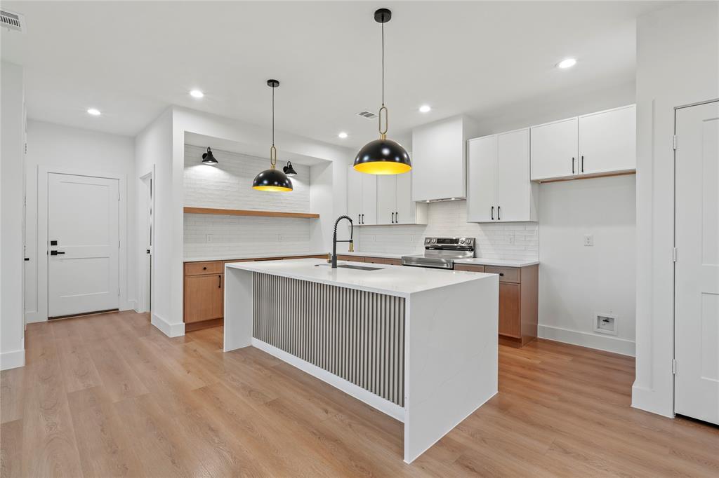 Colonial Terrace - Residential Income