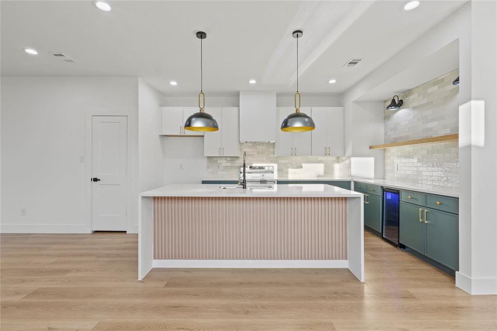 Colonial Terrace - Residential Income