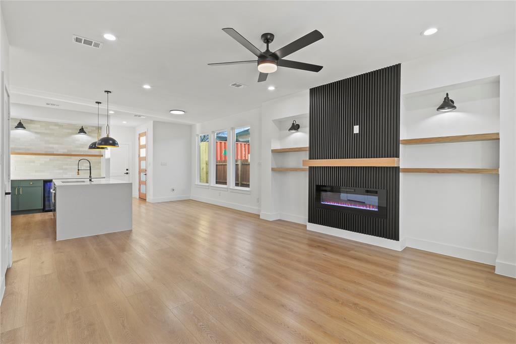 Colonial Terrace - Residential Income