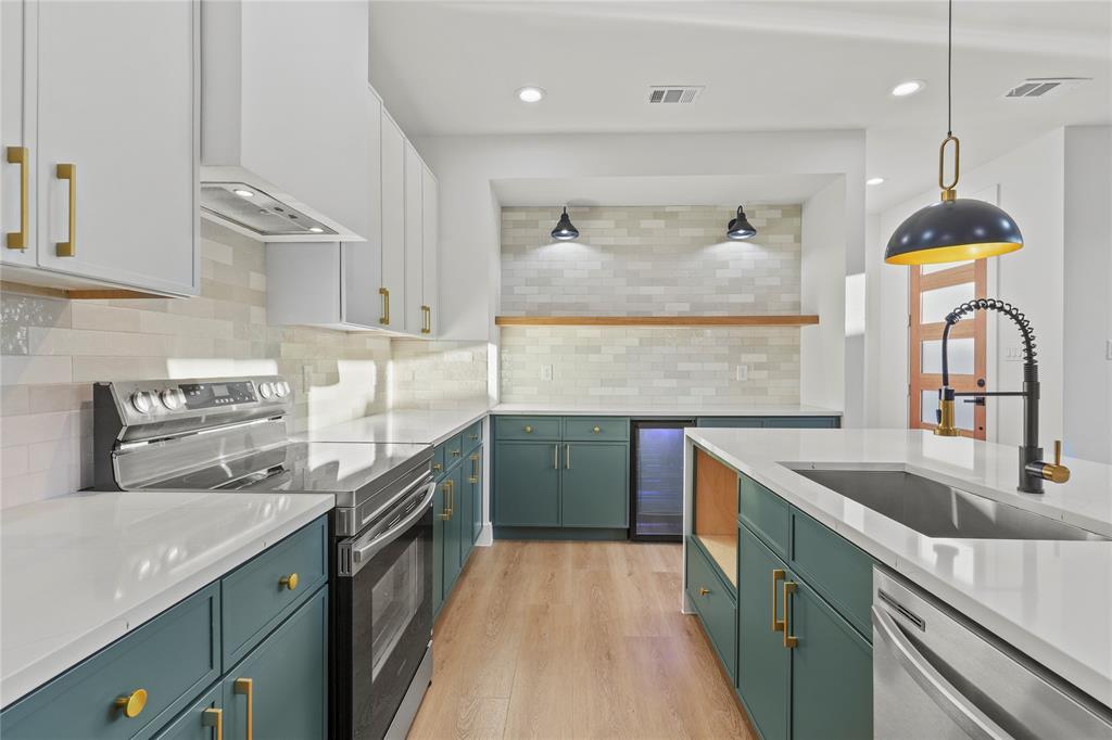 Colonial Terrace - Residential Income