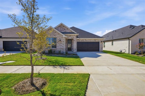 Photo of 1916 Beeflower Street, Celina, TX 75009 (MLS # 21409094)
