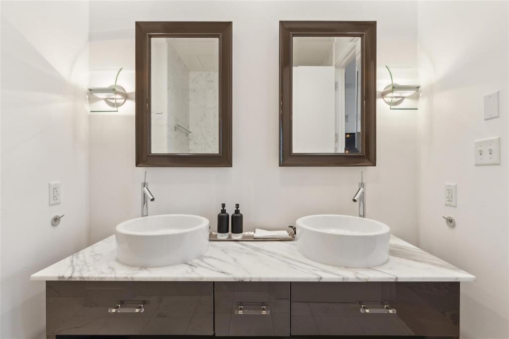 The House Condos - Residential