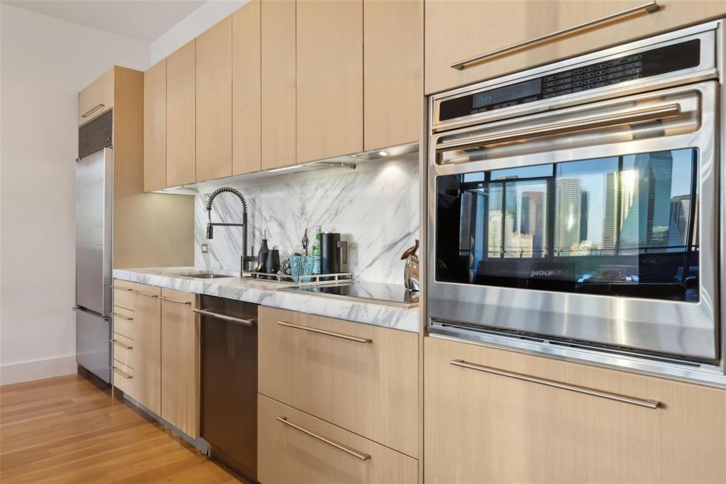 The House Condos - Residential