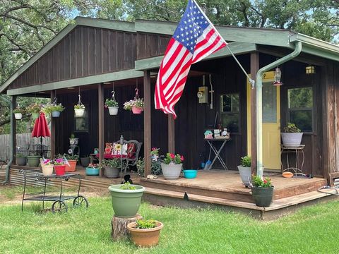 Single Family Residence in Bowie TX 498 Catfish Trail.jpg