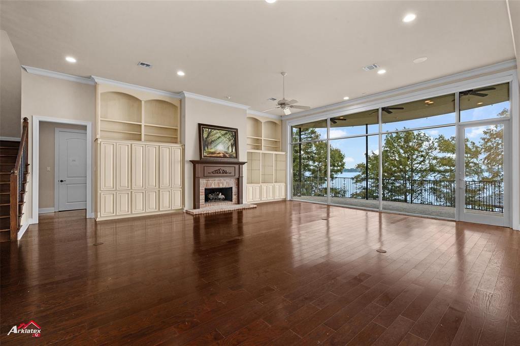 Lake Pointe Place - Residential