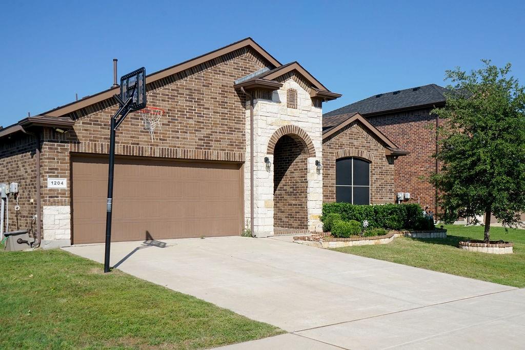 1204 Burlingame Drive