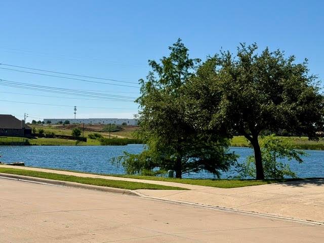 4521 Lakeside Hollow Street