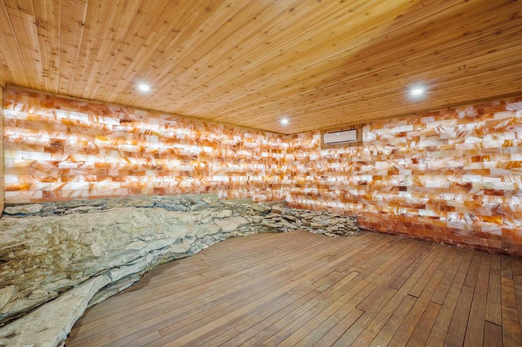 Sportsmans World - Residential