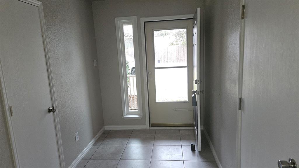 5728 Shady Springs Trail