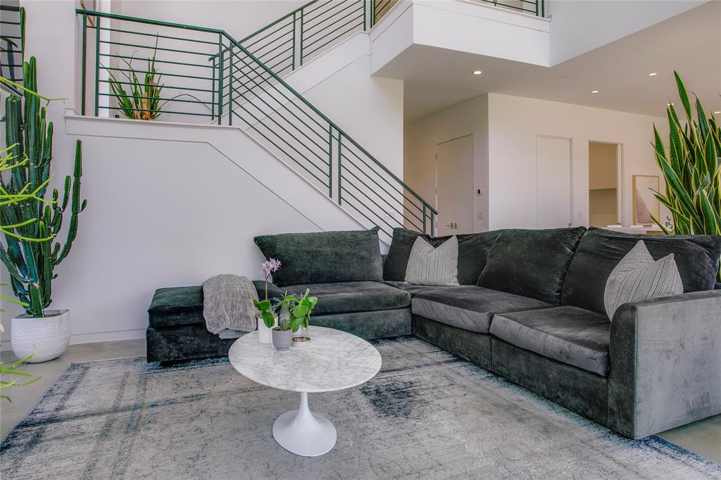 Ross Ave Annex - Residential