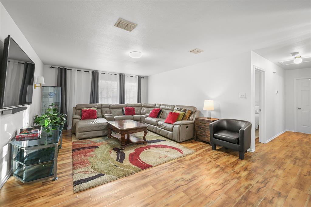 5332 Comanche Wells Drive