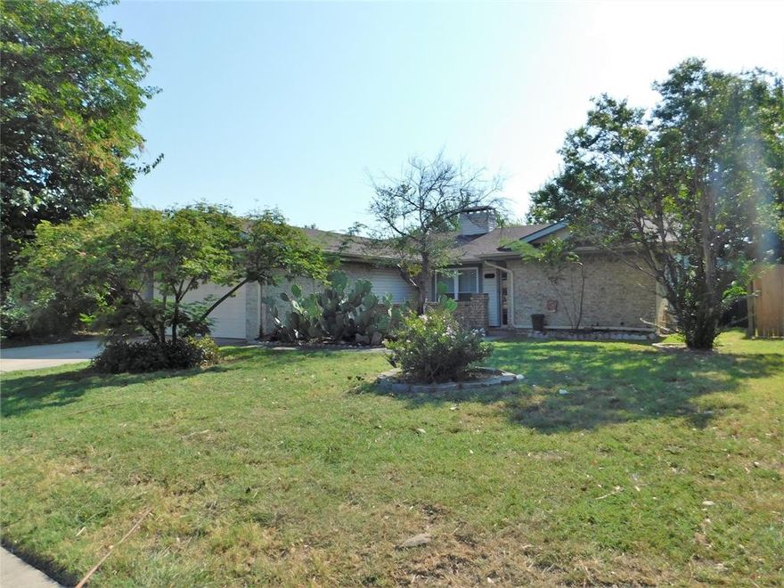 Cute four bedroom, two bath, one-story home in established Lewisville neighborhood. Formal dining off entry that leads into the kitchen. Large primary bedroom that connects to a secondary bedroom ideal for baby's room or an office. This home features a wood-burning fireplace, vaulted living room ceiling, and a front courtyard. Shady lot plus a small workshop (or extra storage) in the backyard. Home close to I-35E & 121.  Close (walkable) to Starbucks and lots of shopping options.