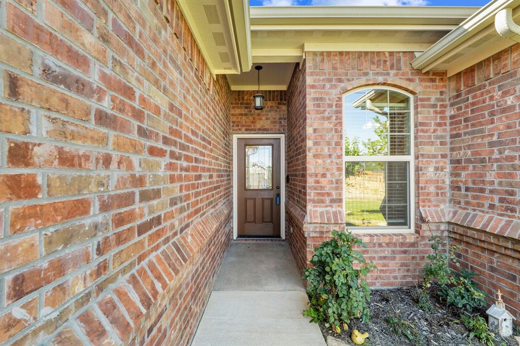 2304 Forest Hill Lane