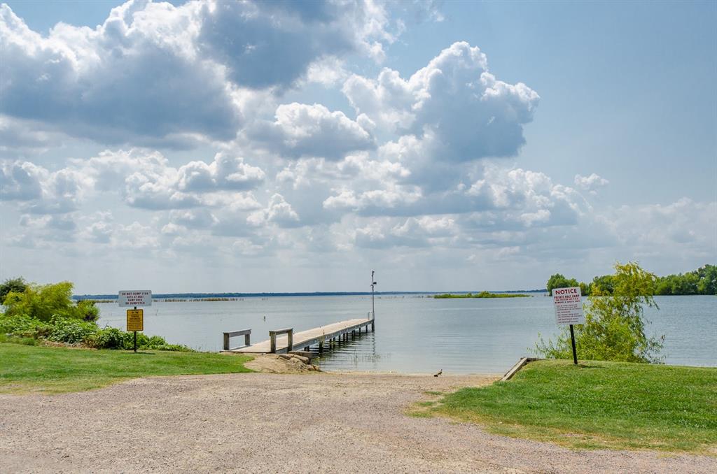 Pelican Isle - Land