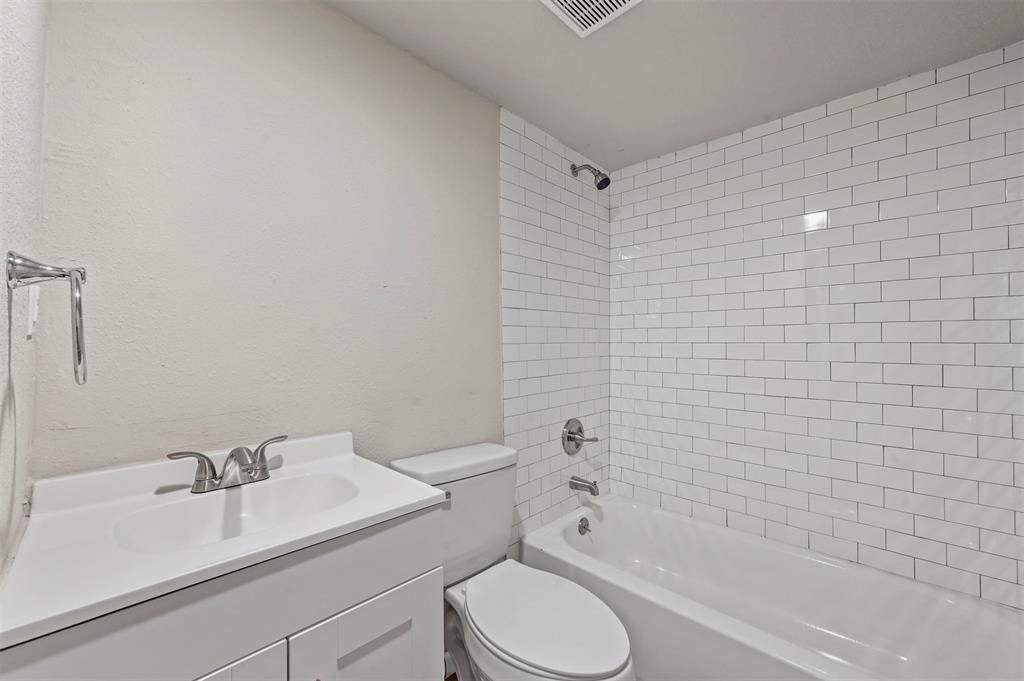 Van Alstyne Apartments - Residential Lease