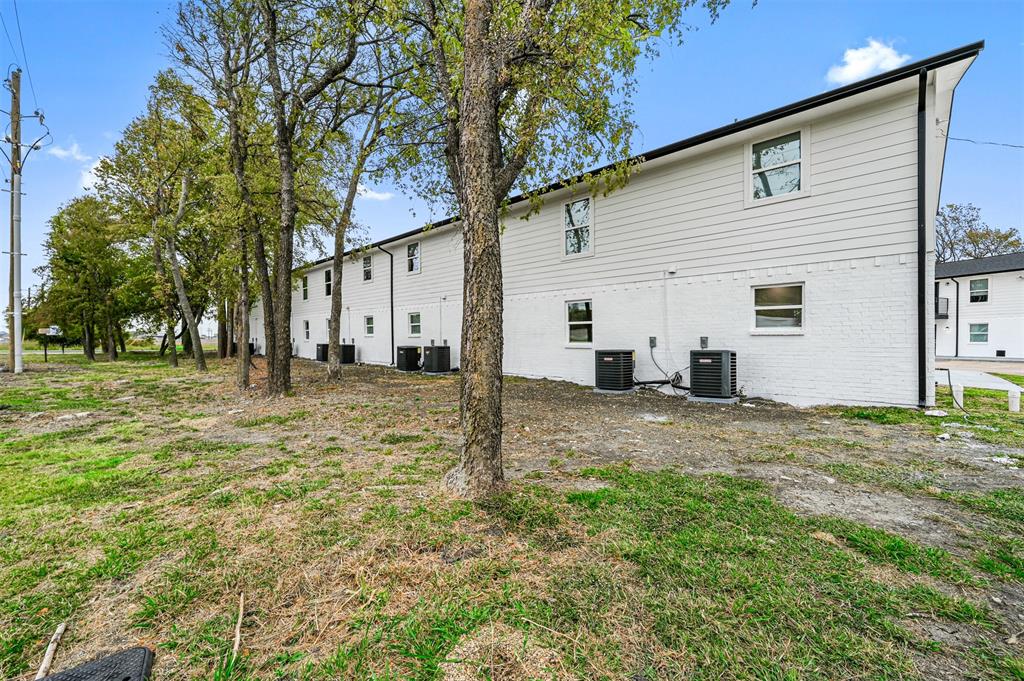 Van Alstyne Apartments - Residential Lease