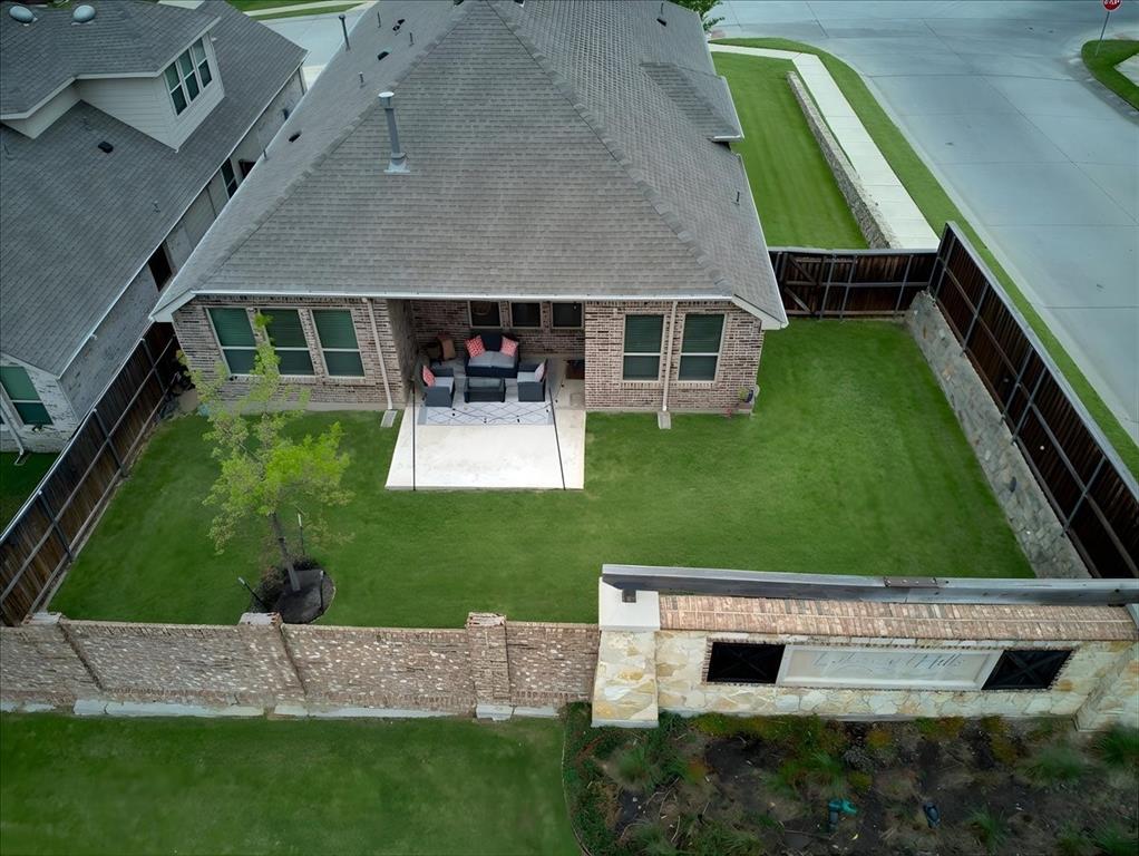 1912 Hollowcreek Trail