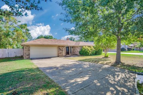 A home in Benbrook