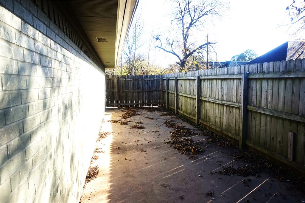 Dumas J P Add - Commercial Lease