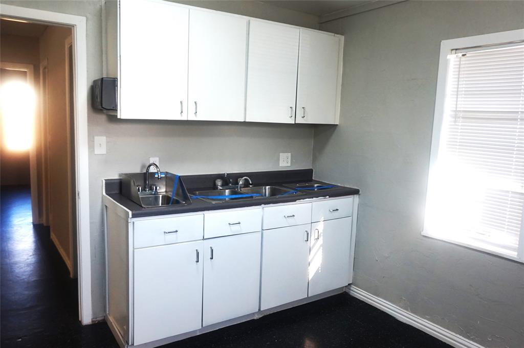 Dumas J P Add - Commercial Lease