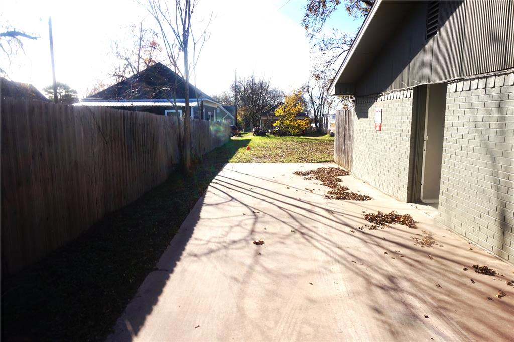 Dumas J P Add - Commercial Lease